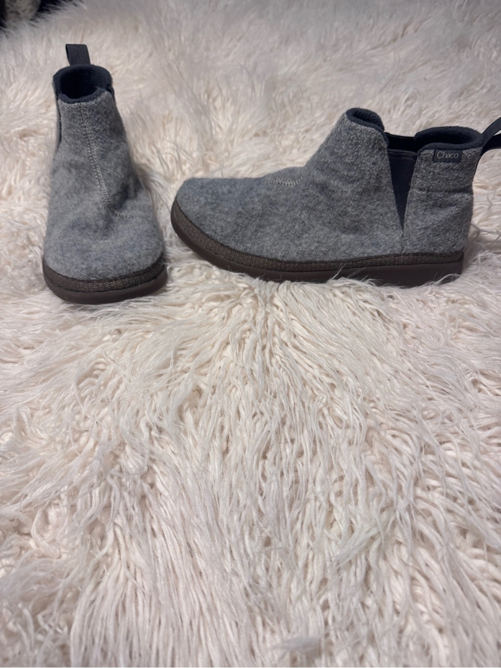 Chaco Women's Revel Chelsea V-Gore boot Women’s Size 9 Gray Vegan JCH108910